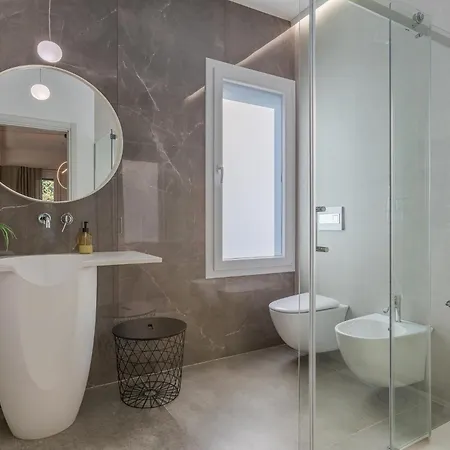 Suite Home Ferrara Guest house