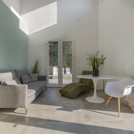 Gasthuis Suite Home Ferrara 3*