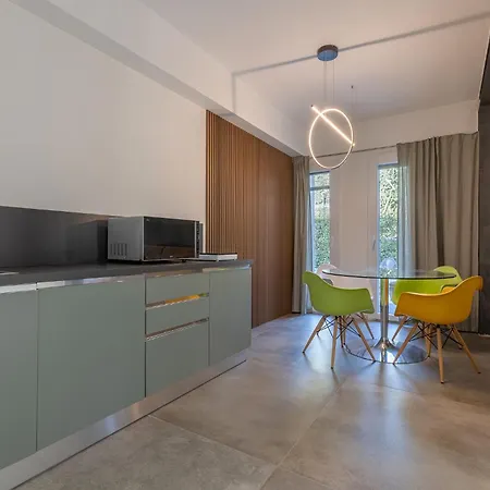 بيت ضيافة Suite Home Ferrara 3*