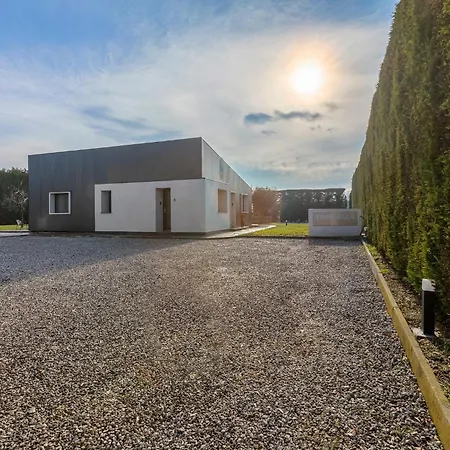 بيت ضيافة Suite Home Ferrara 3*