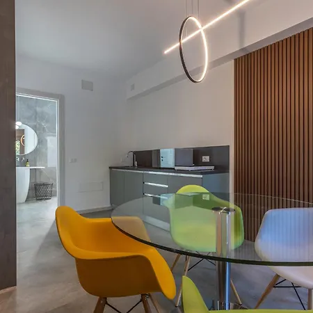 Suite Home Ferrara 3*