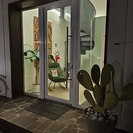 Suite Home Ferrara Гостевой дом 3*
