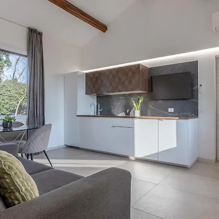 Suite Home Ferrara 3* Феррара
