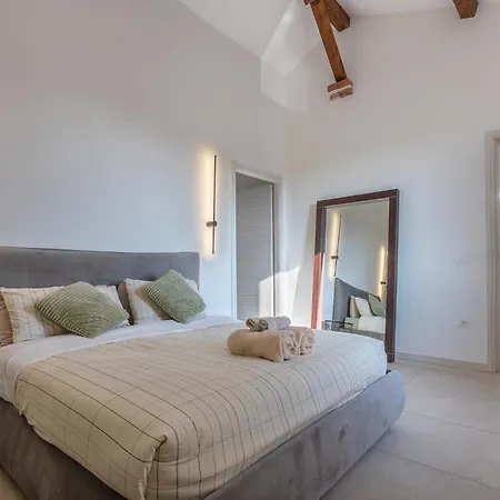Suite Home Ferrara Гостевой дом 3*
