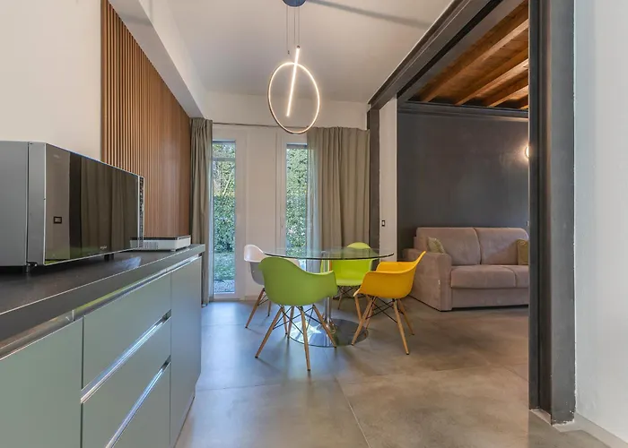 Suite Home Ferrara Guest house