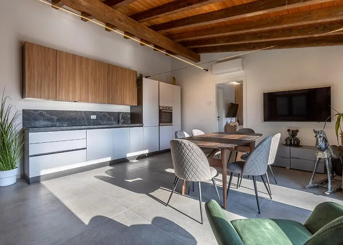 Suite Home Ferrara *