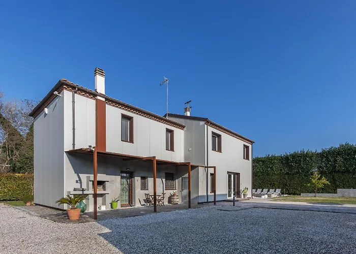 Suite Home Ferrara Guest house