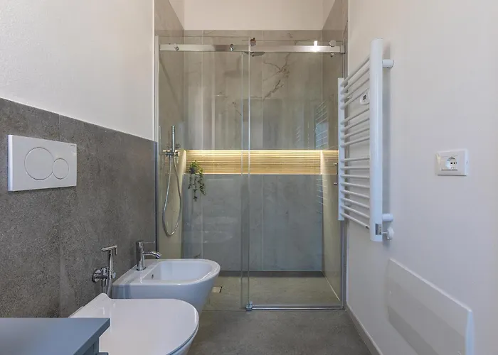 Suite Home Ferrara Guest house