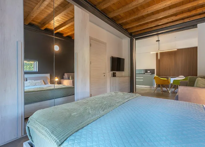 Suite Home Ferrara Guest house