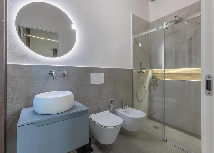 Suite Home Ferrara Guest house